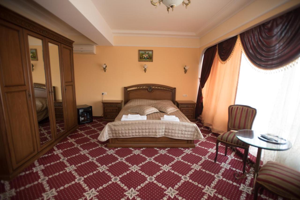 Altin Palace Comrat Extérieur photo