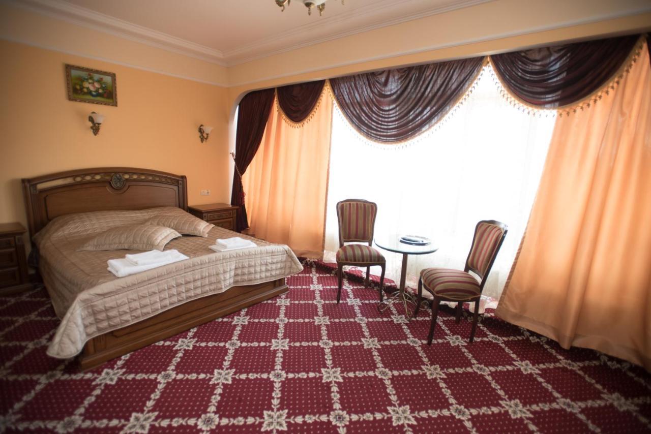 Altin Palace Comrat Extérieur photo